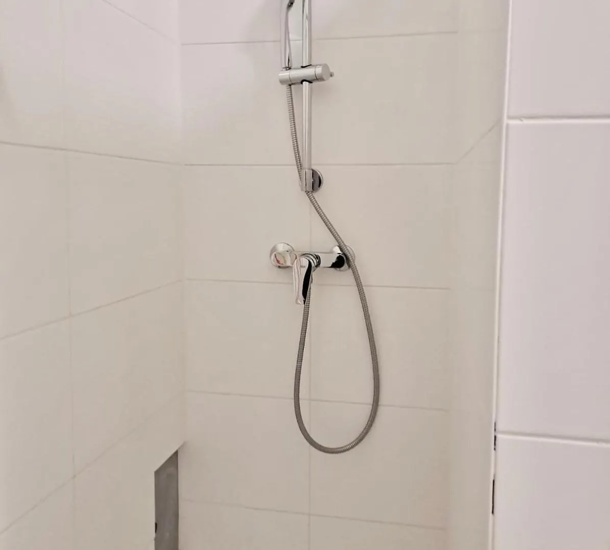 2 Bedroom Long-Term Central Apartment With Free Parking Vienne